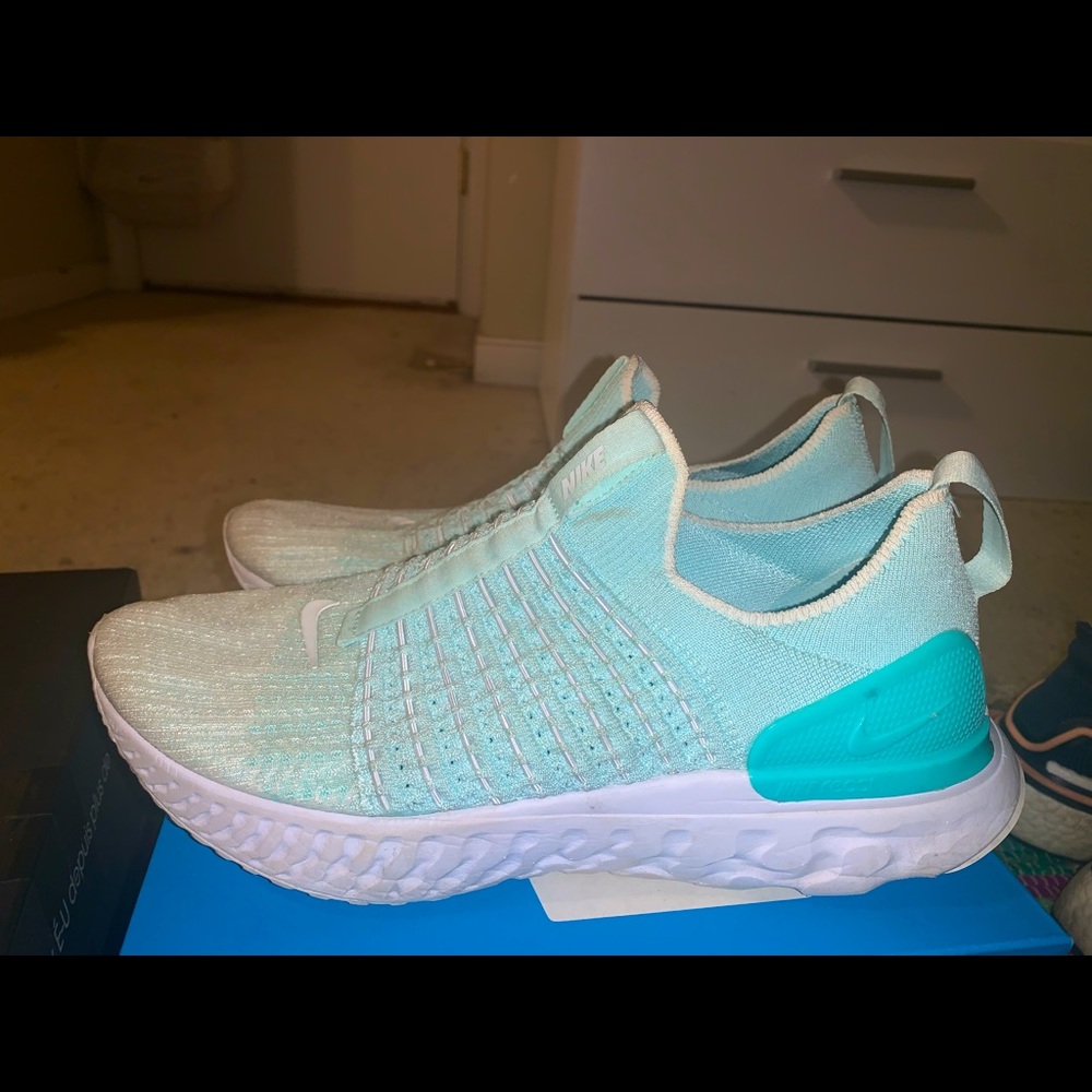 Nike Phantom React Run Flynit 2